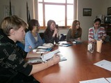 Kazašští studenti na radnici.