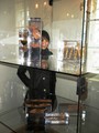 ZHU LIYUE a její objekty na výstavě TUCET v Muzeu skla v Kamenickém Šenově